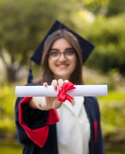 Купить диплом визажиста в Тавде